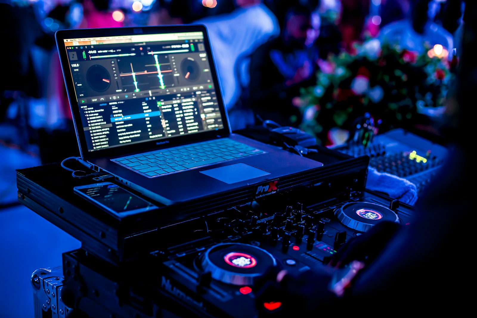 DJ Cubaneo — photo 2 of 3